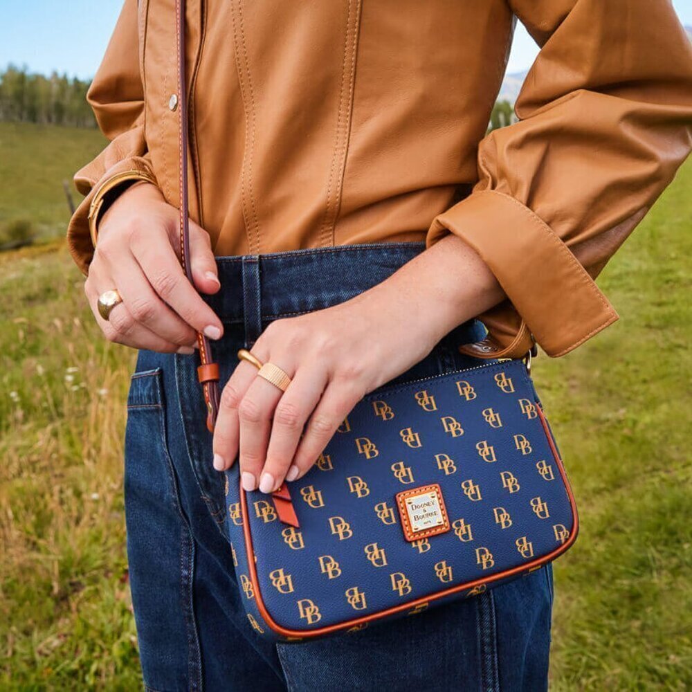 Like New Dooney & Bourke Gretta Lexi Crossbody H 5" x‎ W 1.5" x L 8.5"